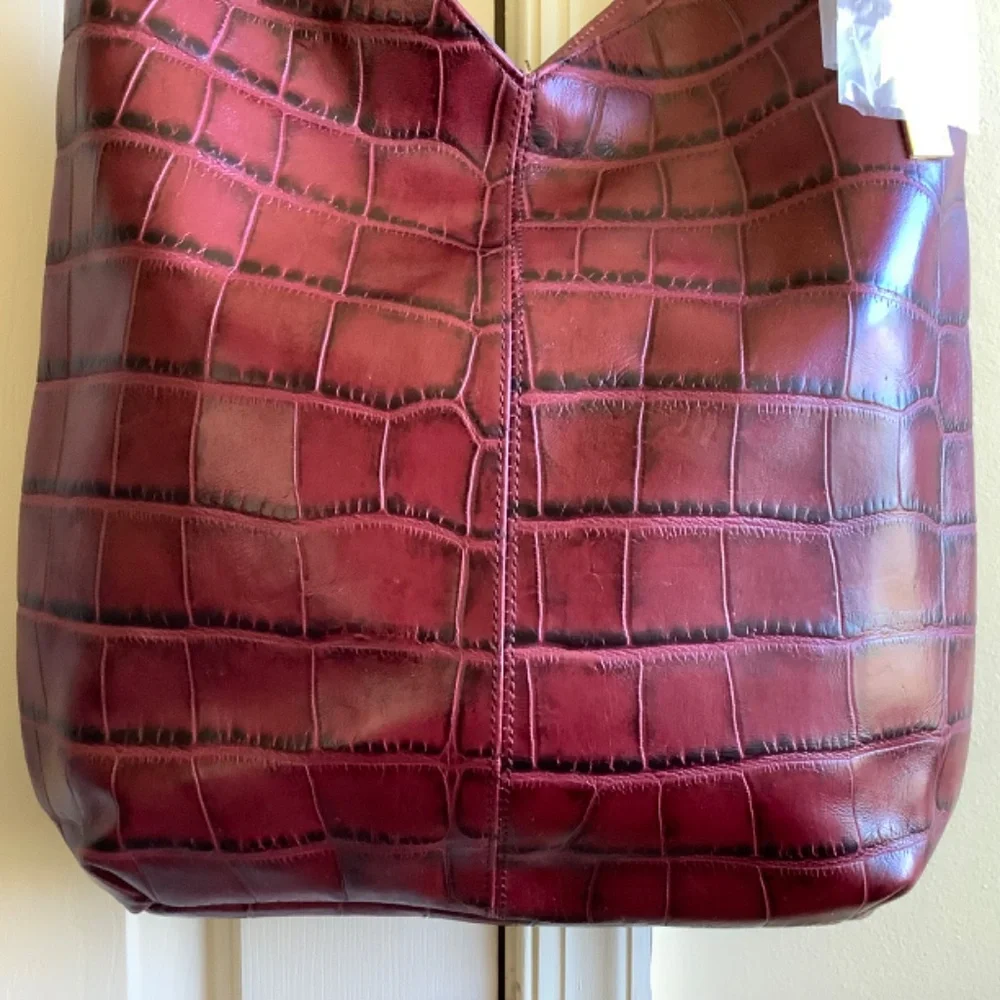 G.I.L.I. Leather Crocodile Embossed Hobo Bag Garnet SZ Large